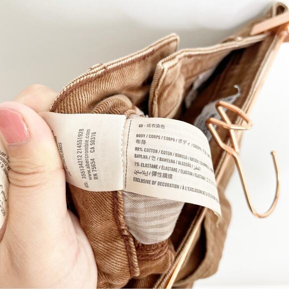 HOLLISTER Curvy High Rise Mom Jeans in Brown Size 3/26 - Picture 7 of 9